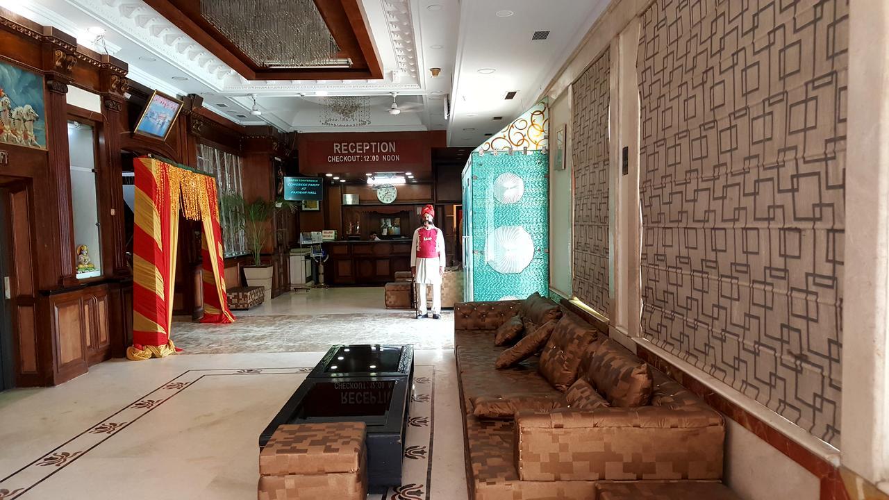 Delite Hotel Faridabad Exterior photo
